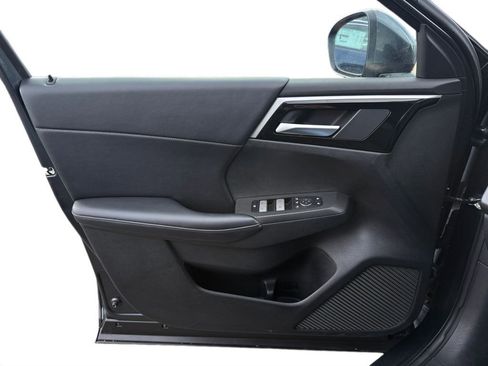 Used 2024 Mitsubishi Outlander AWD image 17