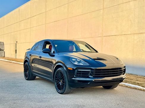 Used 2020 Porsche Cayenne Coupe image 4