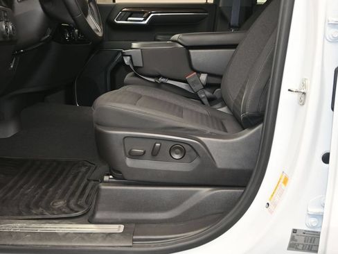Used 2024 Chevrolet Silverado 1500 LT AWD/4WD image 22