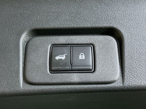 Used 2023 Nissan Rogue SL w/ SL Premium Package FWD image 29
