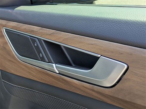 Used 2024 Volkswagen Atlas SE w/ Panoramic Sunroof Package image 32