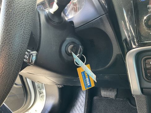 Used 2018 Toyota Corolla LE w/ Protection Package image 28