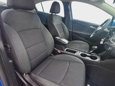 Used 2017 Chevrolet Cruze LT FWD image 12