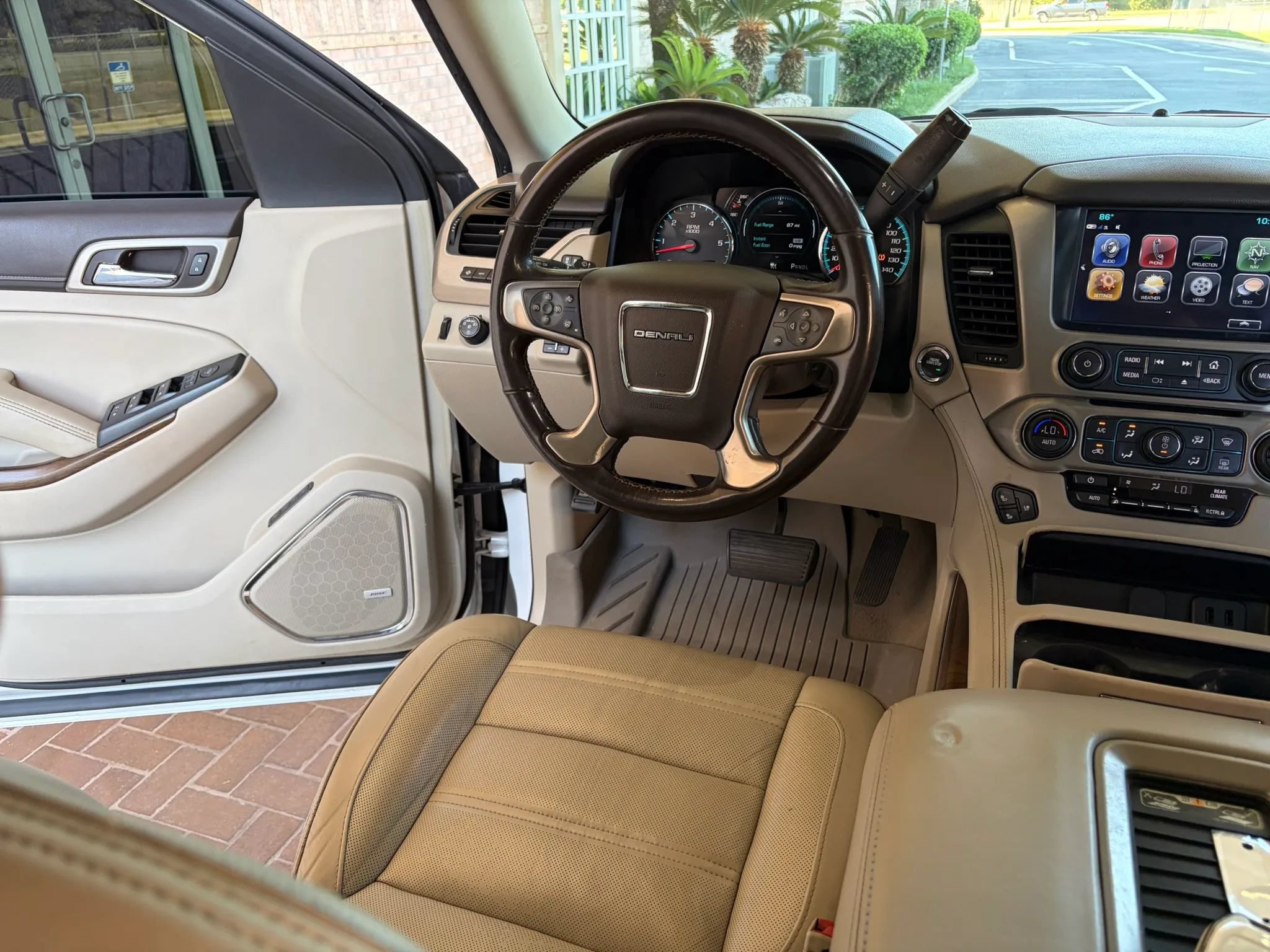 Used 2019 GMC Yukon Denali w/ Denali Ultimate Package RWD image 23