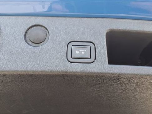 Used 2025 GMC Terrain Elevation w/ Elevation Premium Package image 12