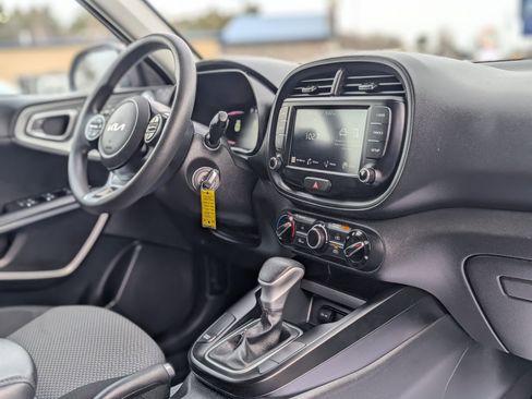 Used 2023 Kia Soul LX image 36