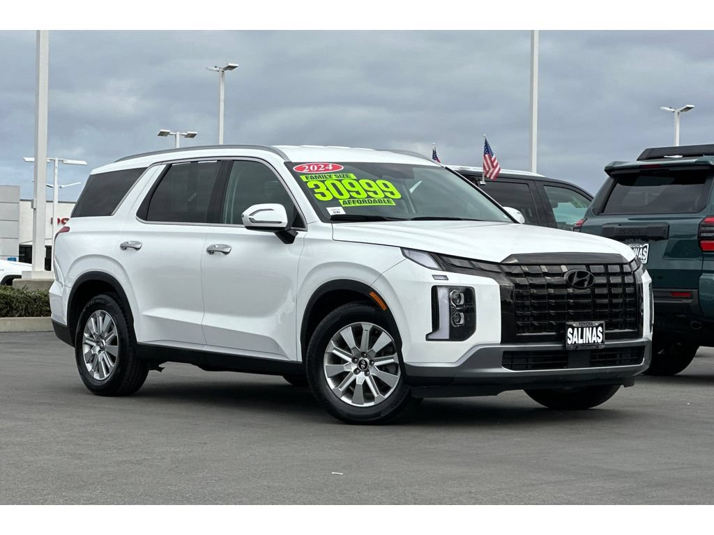 Used 2024 Hyundai Palisade SEL FWD image 2