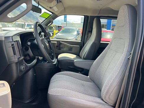 Used 2025 Chevrolet Express 3500 LS RWD image 24