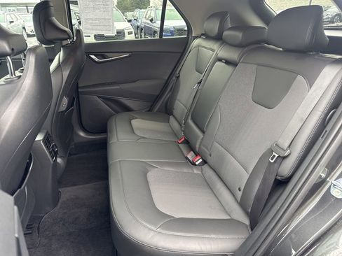 Used 2023 Kia Niro EX image 11