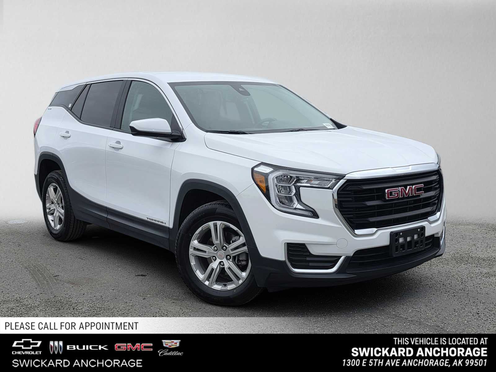 Used 2024 GMC Terrain SLE AWD/4WD image 1
