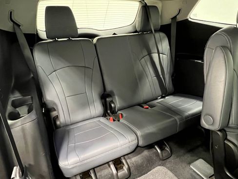 Used 2018 Buick Enclave Essence AWD/4WD image 35