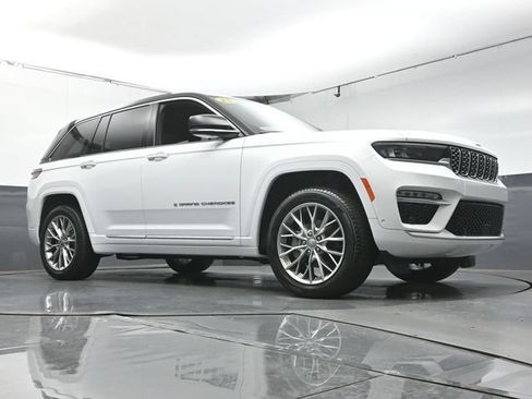 Used 2025 Jeep Grand Cherokee Summit AWD/4WD image 41