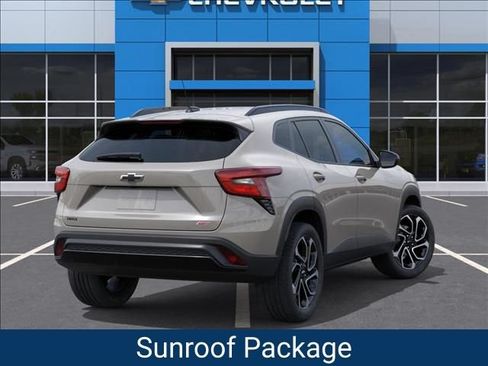 New 2026 Chevrolet Trax RS w/ Sunroof Package FWD image 4