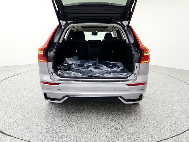 New 2026 Volvo XC60 B5 Plus w/ Protection Package Premier AWD/4WD image 15
