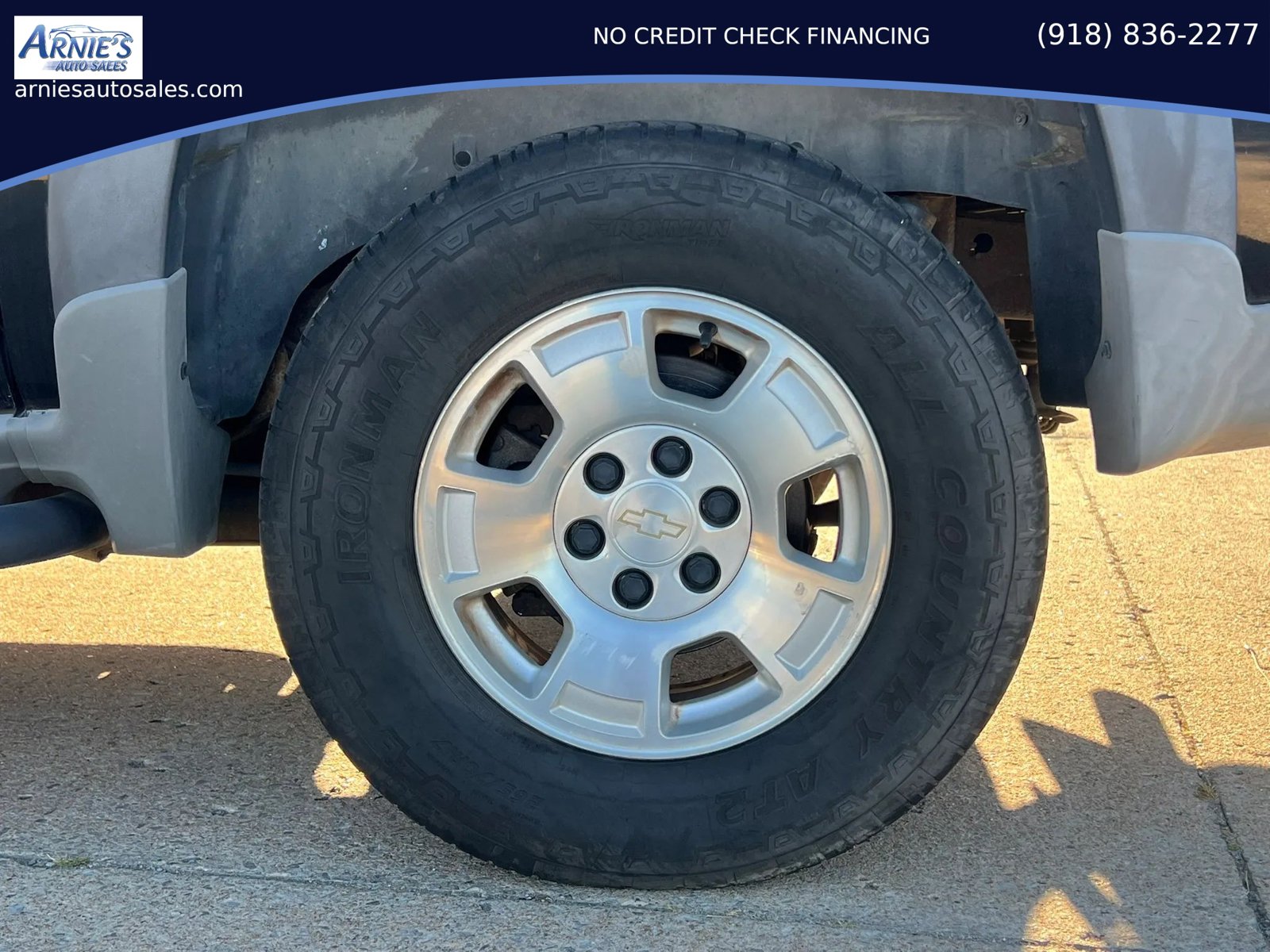 Used 2004 Chevrolet Suburban Z71 w/ Preferred Equipment Group AWD/4WD image 4
