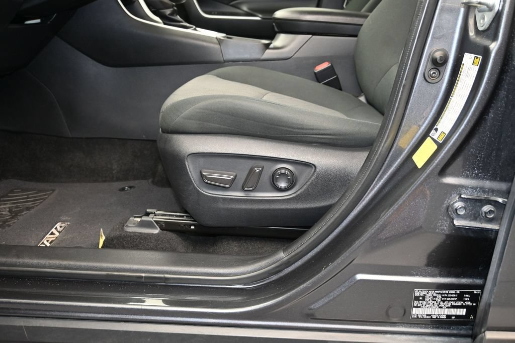 Used 2020 Toyota RAV4 XLE FWD image 20