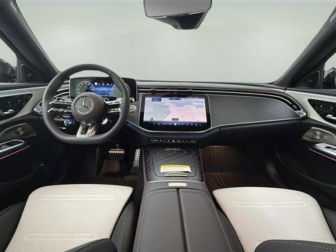 Used 2026 Mercedes-Benz E 53 AMG e 4MATIC Sedan image 17