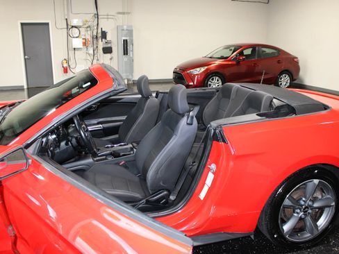 Used 2016 Ford Mustang Convertible w/ Equipment Group 051A RWD image 33