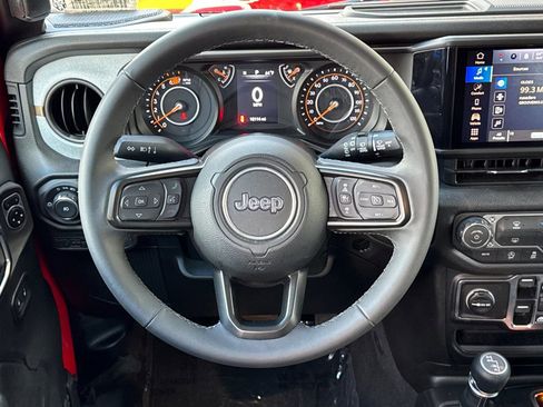 Used 2025 Jeep Wrangler Unlimited Sport AWD/4WD image 15