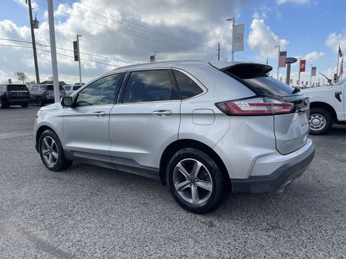 Used 2019 Ford Edge SEL w/ Equipment Group 201A image 3