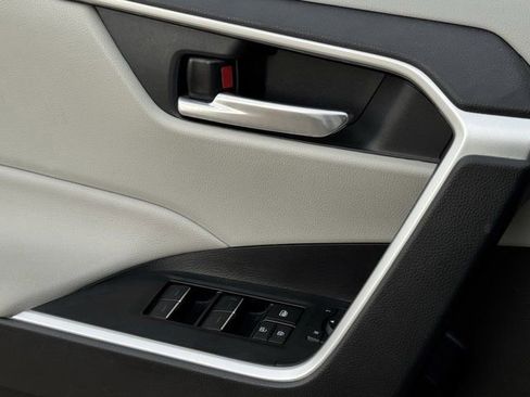 Used 2023 Toyota RAV4 XLE image 25