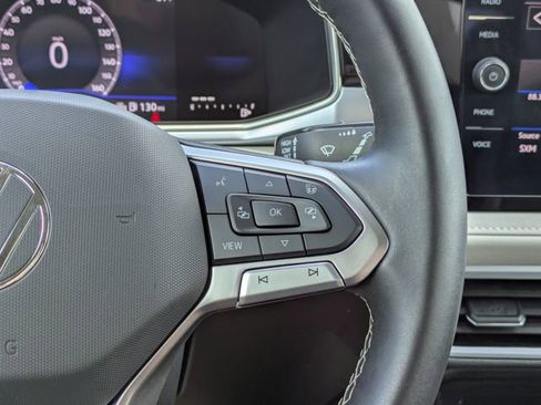 Used 2025 Volkswagen Taos SE FWD image 28