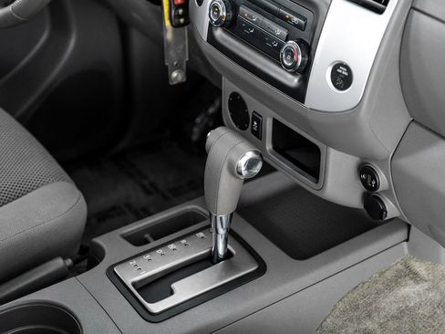 Used 2018 Nissan Frontier SV RWD image 18