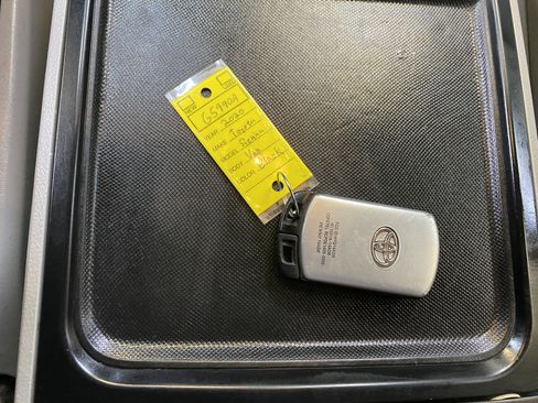 Used 2020 Toyota Sienna XLE w/ XLE Navigation Package image 44