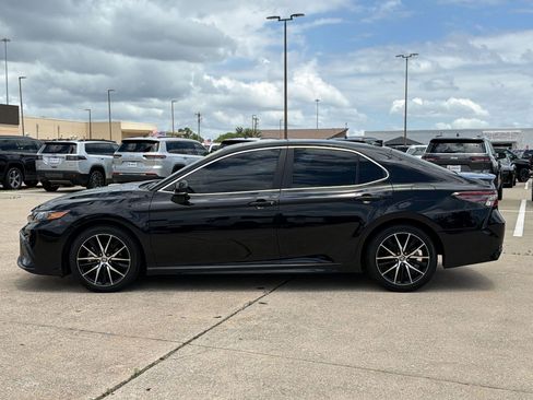 Used 2024 Toyota Camry SE w/ Convenience Package FWD image 2