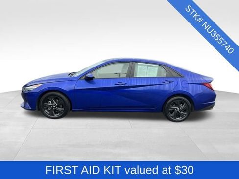 Used 2022 Hyundai Elantra SEL w/ Cargo Package image 4