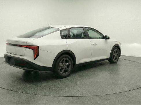 Used 2025 Kia K4 FWD image 9
