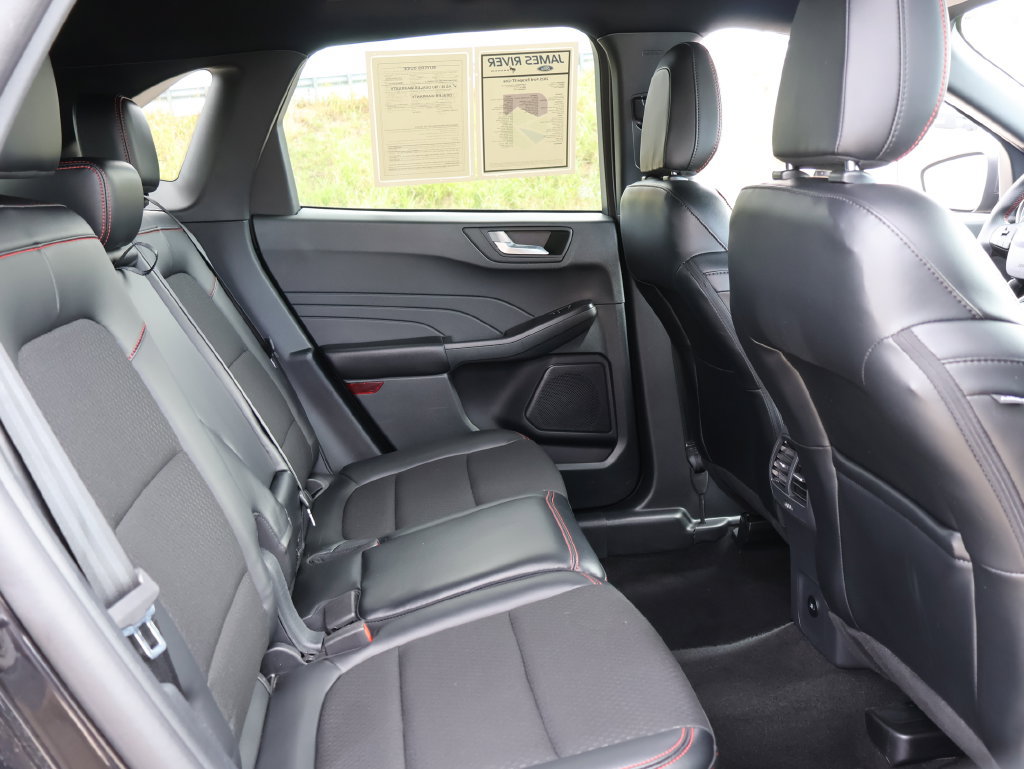 Certified 2025 Ford Escape ST-Line AWD/4WD image 12