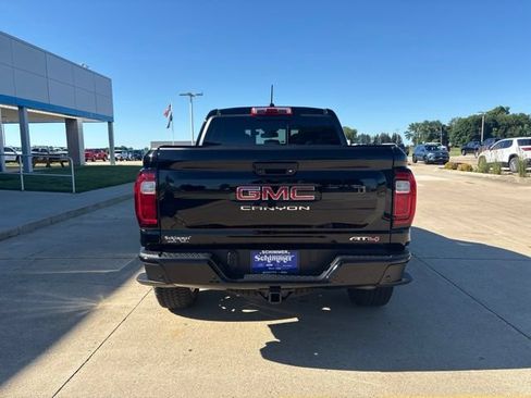 Used 2023 GMC Canyon AT4 w/ AT4 Premium Package AWD/4WD image 8