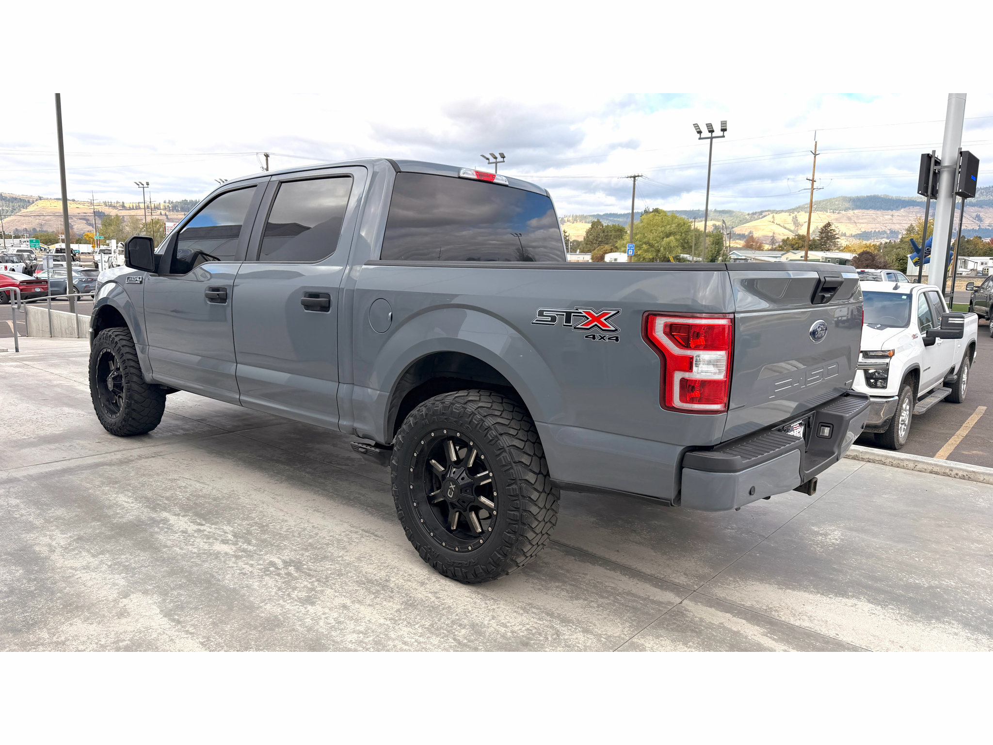 Used 2019 Ford F150 XL w/ Equipment Group 101A Mid AWD/4WD image 3