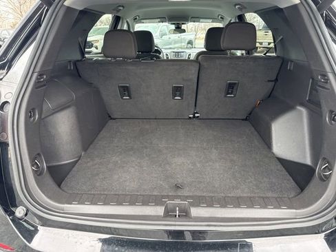 Used 2024 Chevrolet Equinox LT image 11
