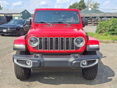 Certified 2025 Jeep Wrangler Unlimited Sahara AWD/4WD image 35