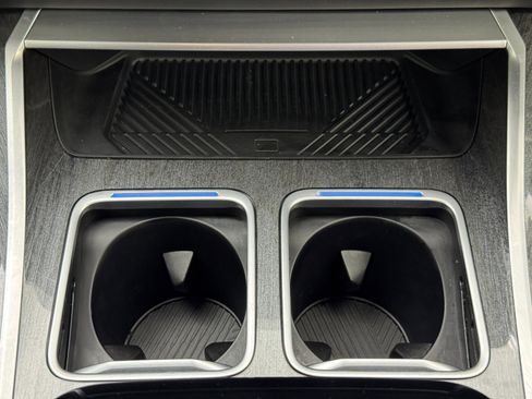 Used 2023 BMW i7 xDrive60 w/ Executive Package 2 image 34