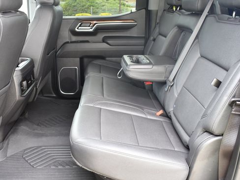 Used 2023 Chevrolet Silverado 1500 LT Trail Boss w/ LT Trail Boss Premium Package image 28