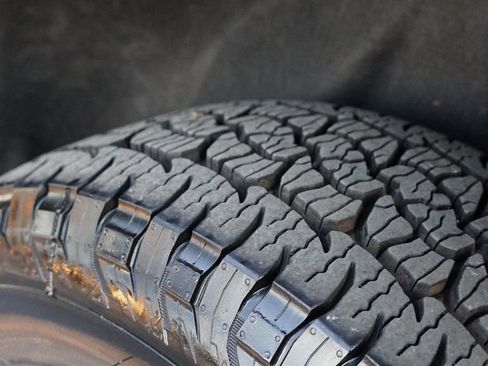 Used 2023 GMC Acadia AT4 w/ Technology Package image 50