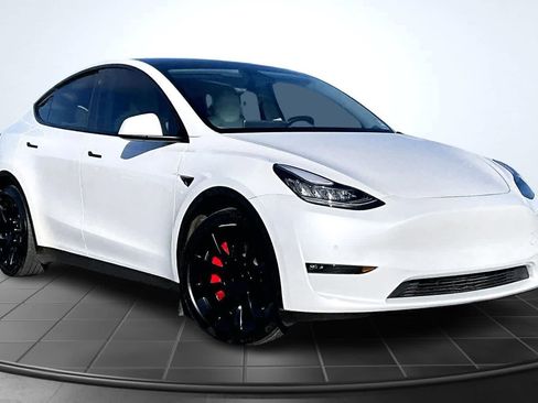 Used 2021 Tesla Model Y Long Range image 21