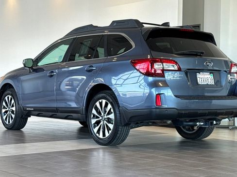Used 2017 Subaru Outback 3.6R Limited AWD/4WD image 6