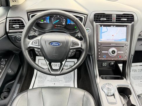 Used 2019 Ford Fusion Energi Titanium FWD image 28