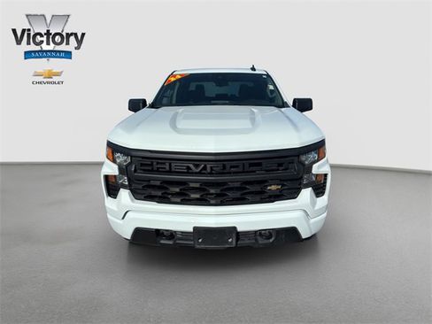 Used 2024 Chevrolet Silverado 1500 Custom image 2
