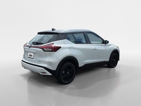 Used 2024 Nissan Kicks SV image 4