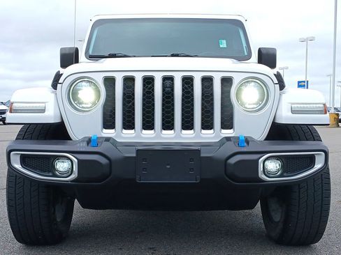 Used 2023 Jeep Wrangler Unlimited Sahara w/ Cold Weather Group AWD/4WD image 32