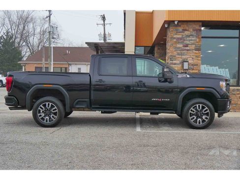 Used 2022 GMC Sierra 2500 AT4 w/ Snow Plow Prep/Camper Package image 2