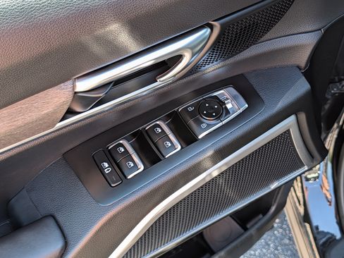 Used 2022 Kia Telluride EX AWD/4WD image 19