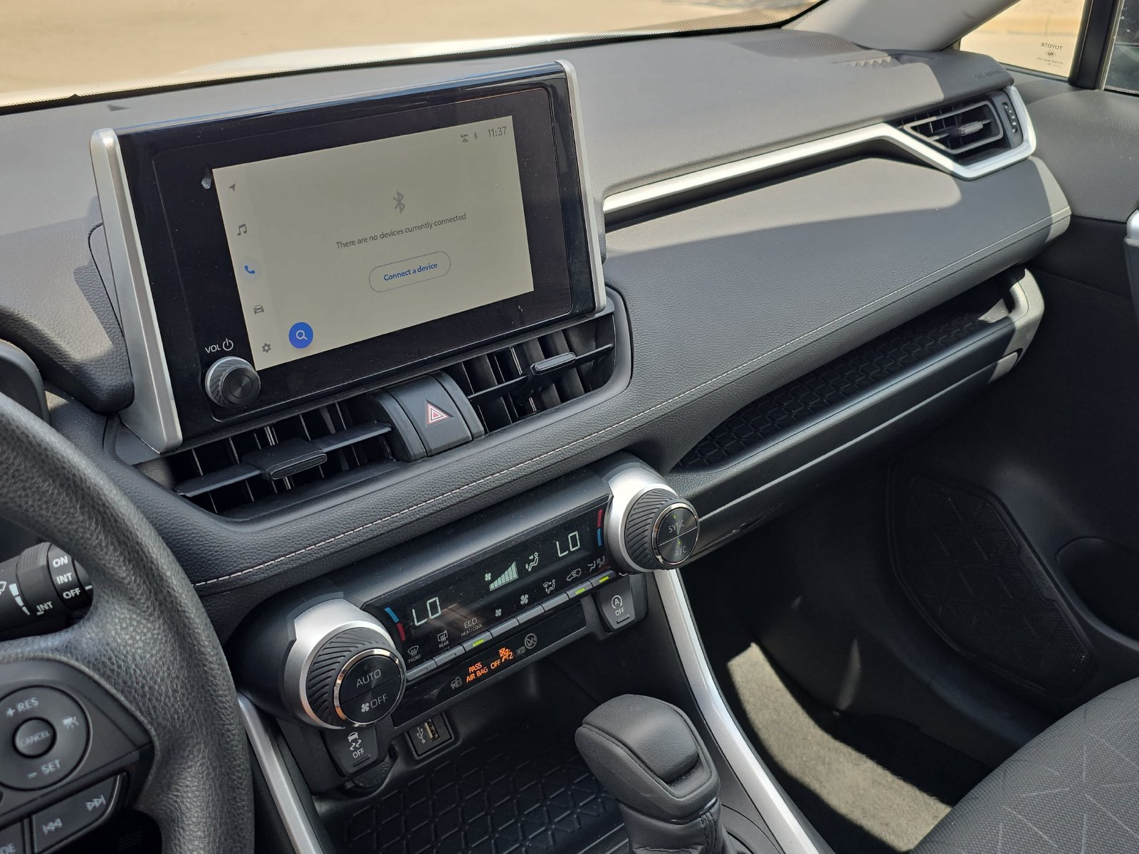 Used 2025 Toyota RAV4 XLE FWD image 17