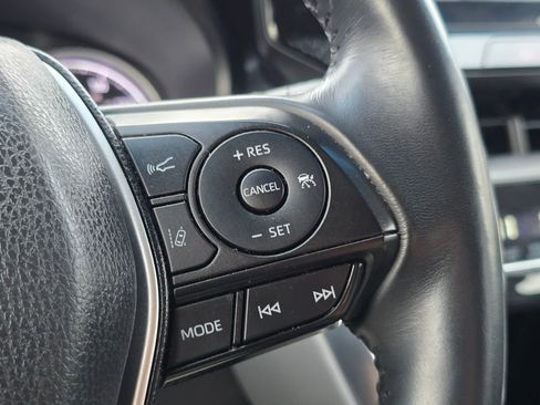 Used 2022 Toyota Venza LE image 34