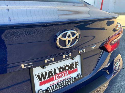 Used 2023 Toyota Camry SE image 10